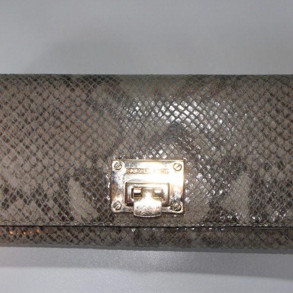 Michael Kors Wallet - Picture 1 of 5